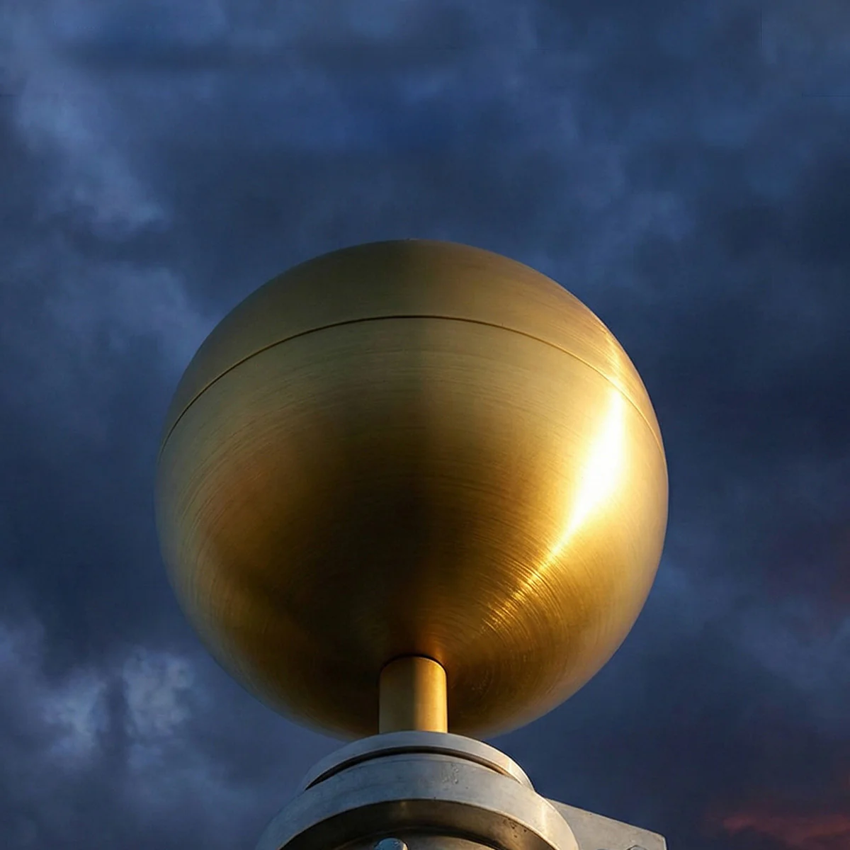 Gold Ball Topper - Anodized Aluminum - 4" - Image 2