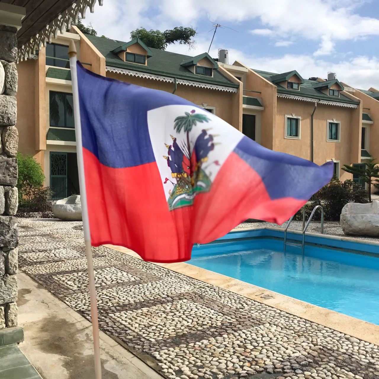 Haiti flag 12 x 18 inch - with Seal - Image 2